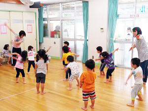 東栗原保育園リズム運動