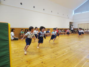 しらかば保育園リズム運動